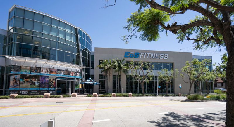 NNN Single Tenant Gym, Santa Ana, CA